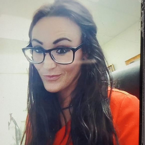 Meet your Posher, Amanda - Picture 5 of 5